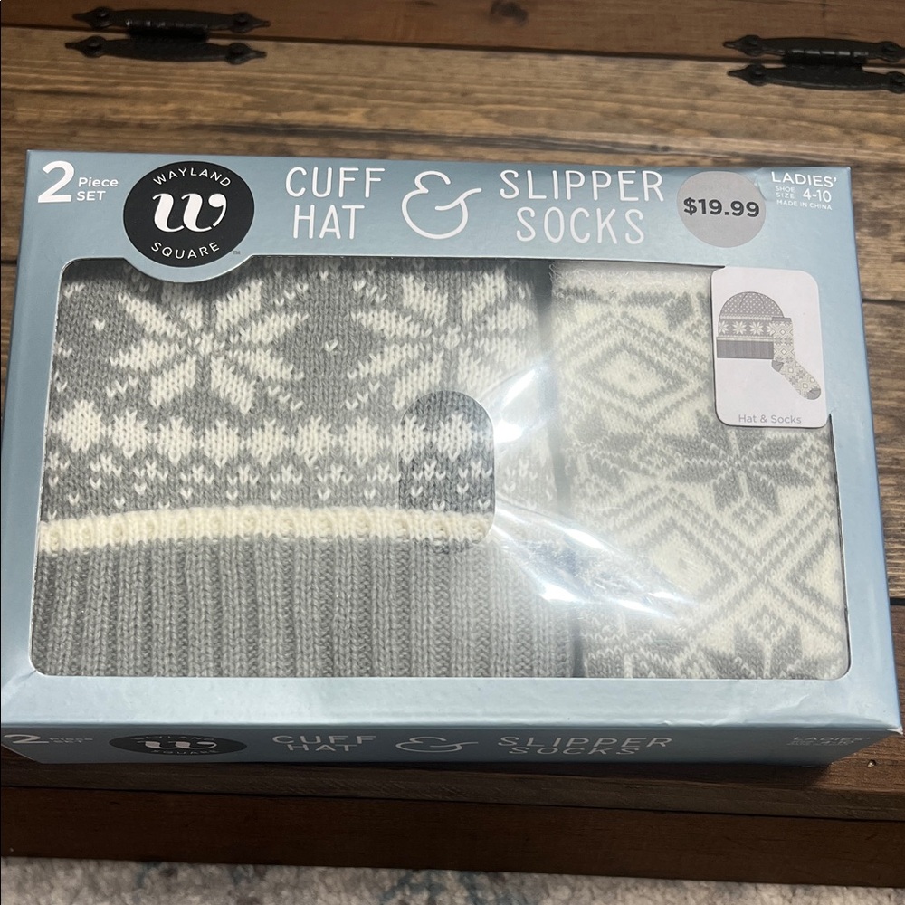 Wayland Square Gray and White Cuff Hat & Slipper Socks Set